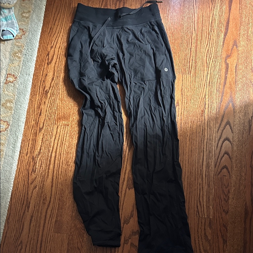 Lululemon 28 inch dance pants